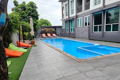 Crystal Suites Suvarnabhumi Airport, Phra Samut Jadee